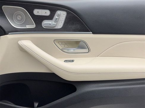 Used 2021 Mercedes-Benz GLS 450 4MATIC image 50