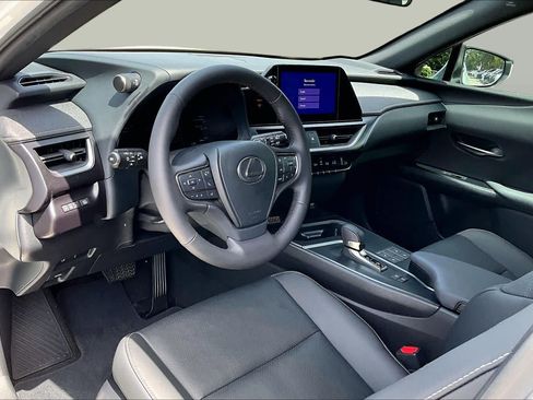 Used 2025 Lexus UX 300h FWD image 18