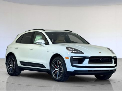 New 2026 Porsche Macan GTS AWD/4WD image 10