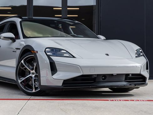 New 2026 Porsche Taycan Turbo AWD/4WD image 9