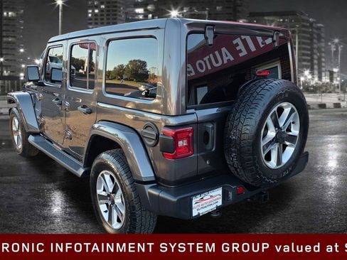 Used 2018 Jeep Wrangler Unlimited Sahara image 7
