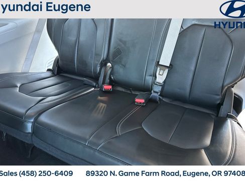 Used 2024 Chrysler Pacifica Touring-L image 17