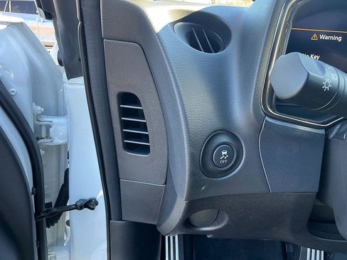 Certified 2024 Nissan Z Performance w/ Floor Mat Package image 14