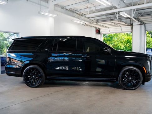 Used 2026 Cadillac Escalade ESV Platinum Sport w/ LPO, ONYX Package image 6