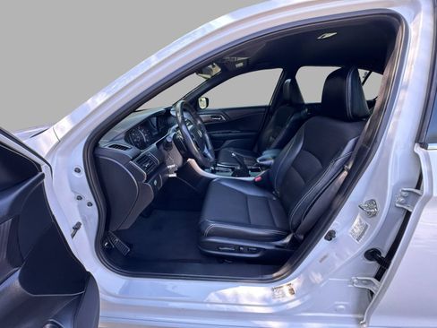 Used 2017 Honda Accord Sport image 68
