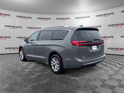 Used 2021 Chrysler Pacifica Touring-L AWD/4WD image 4