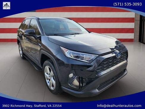Used 2021 Toyota RAV4 XLE Premium AWD/4WD image 3
