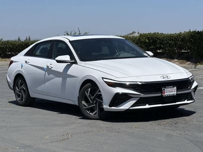 New 2025 Hyundai Elantra SEL