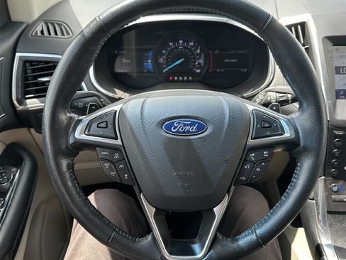 Used 2019 Ford Edge Titanium w/ Equipment Group 301A AWD/4WD image 20