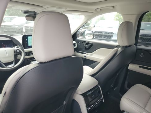 New 2026 Lincoln Aviator Reserve AWD/4WD image 24