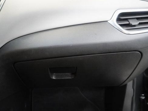 Used 2020 Chevrolet Equinox LS image 33