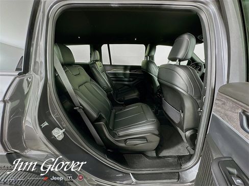 Used 2025 Jeep Grand Cherokee L Limited image 20