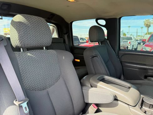 Used 2003 Chevrolet Avalanche 2WD image 35