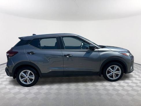 Used 2022 Nissan Kicks S w/ Interior Electronics Package FWD image 4