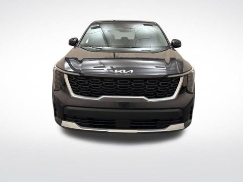 Certified 2025 Kia Sorento LX FWD image 2