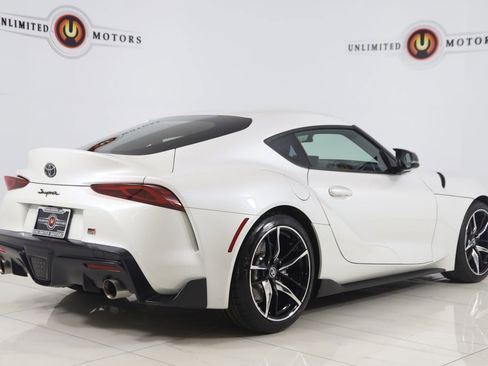 Used 2020 Toyota Supra RWD image 3