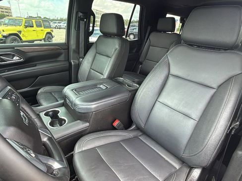 Used 2024 Chevrolet Tahoe Z71 w/ Luxury Package AWD/4WD image 14