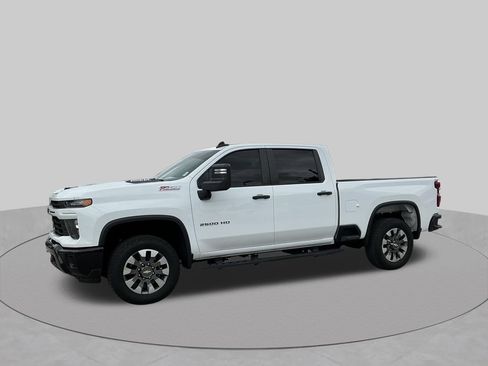 Used 2024 Chevrolet Silverado 2500 Custom w/ Custom Convenience Package AWD/4WD image 3