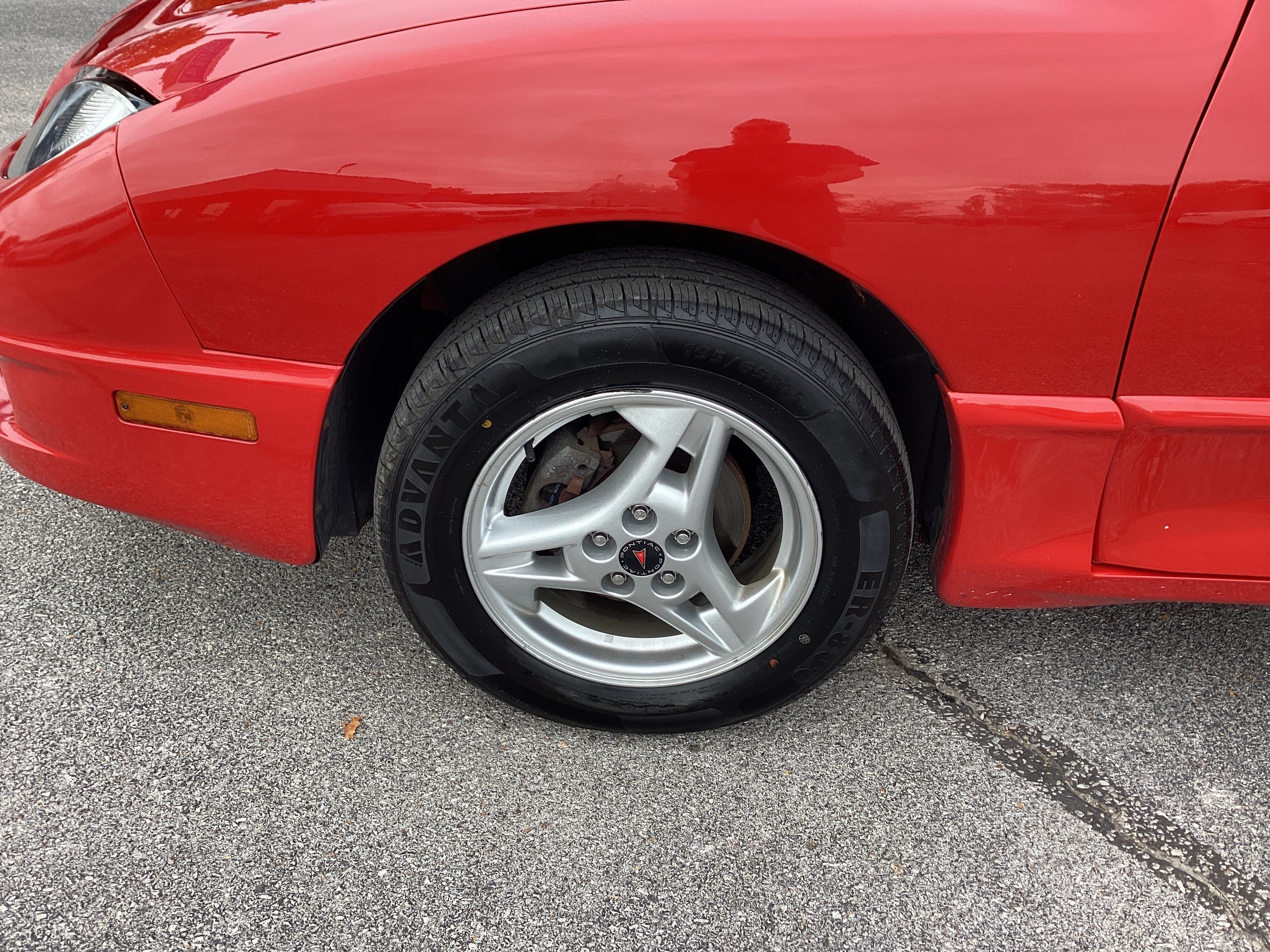Used 2005 Pontiac Sunfire Coupe w/ 1SB Preferred Equipment Group FWD image 9
