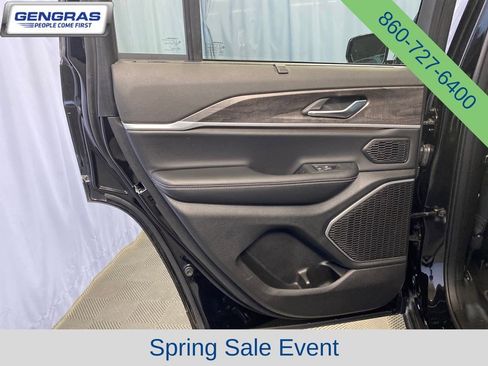 Used 2025 Jeep Grand Cherokee Limited w/ Luxury Tech Group II AWD/4WD image 27