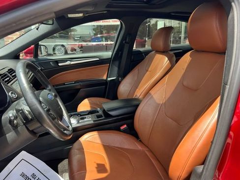 Used 2019 Ford Fusion Titanium AWD/4WD image 12