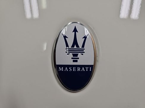 Used 2023 Maserati Levante GT AWD/4WD image 29