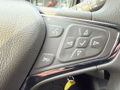 Used 2017 Chevrolet Cruze LT image 11