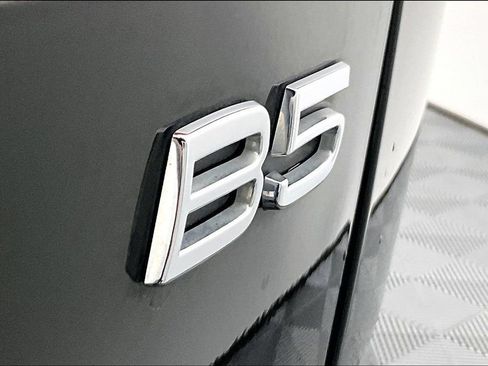Used 2023 Volvo XC60 B5 Plus FWD image 14