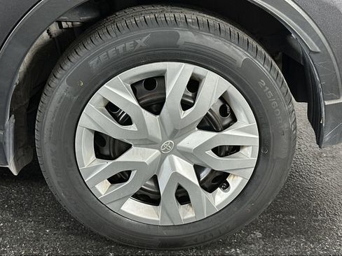 Used 2021 Toyota C-HR LE image 14