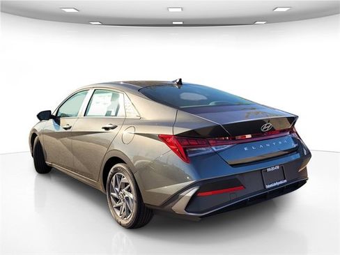 New 2026 Hyundai Elantra Blue image 6