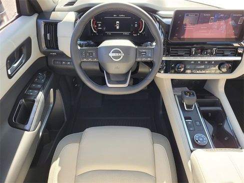 New 2026 Nissan Pathfinder SL image 9