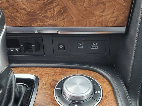 Used 2024 Nissan Armada SL w/ Captain's Chairs Package AWD/4WD image 28