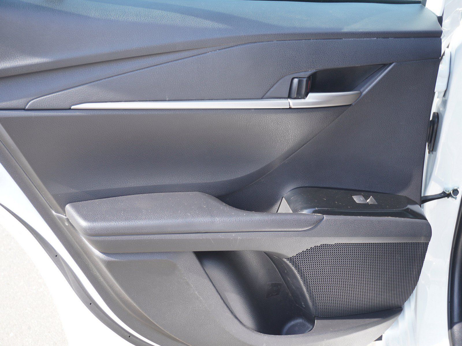 Used 2025 Toyota Camry LE w/ Convenience Package FWD image 12