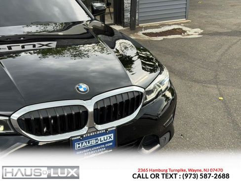 Used 2021 BMW 330i xDrive Sedan w/ Premium Package AWD/4WD image 7