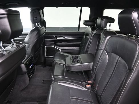 Used 2023 Jeep Wagoneer 4WD w/ Convenience Group I image 12