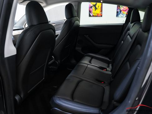 Used 2024 Tesla Model Y Long Range AWD/4WD image 9