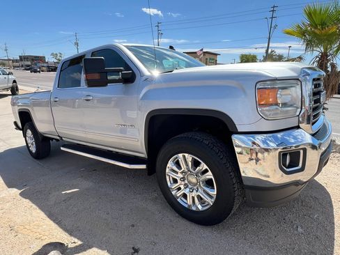 Used 2017 GMC Sierra 2500 SLE w/ Suspension Package, Off-Road AWD/4WD image 5
