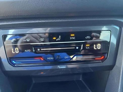 Certified 2023 Volkswagen Tiguan SE R-Line image 18