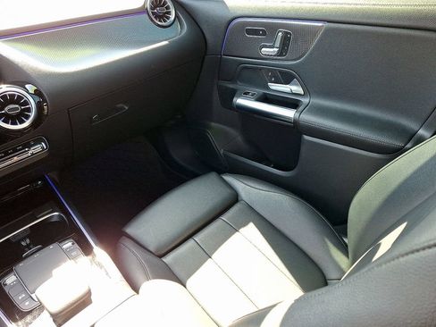 Used 2022 Mercedes-Benz GLA 250 4MATIC image 16