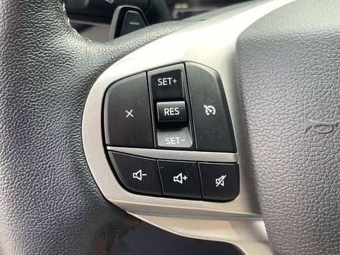 Used 2021 Ford Explorer XLT w/ Equipment Group 202A AWD/4WD image 38