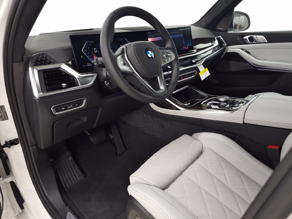 Used 2026 BMW X7 xDrive40i w/ Premium Package AWD/4WD image 11