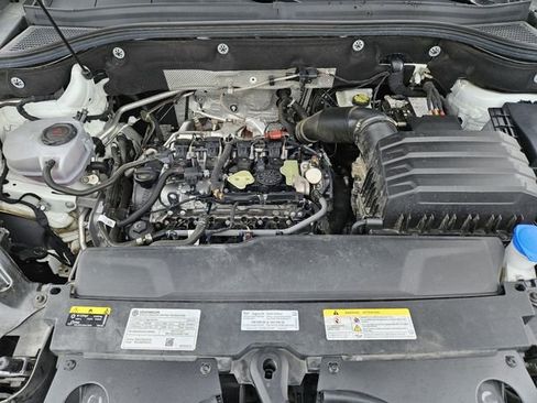 Used 2024 Volkswagen Atlas SE FWD image 32