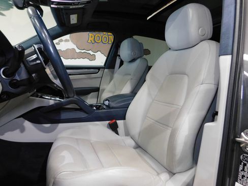 Used 2021 Porsche Cayenne GTS AWD/4WD image 20