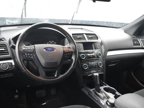 Used 2017 Ford Explorer XLT AWD/4WD image 11