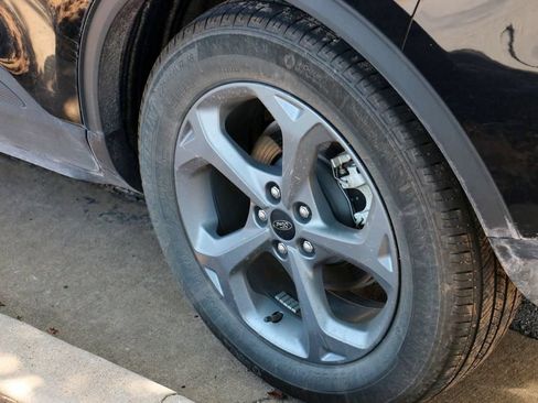 Certified 2025 Ford Escape ST-Line FWD image 10