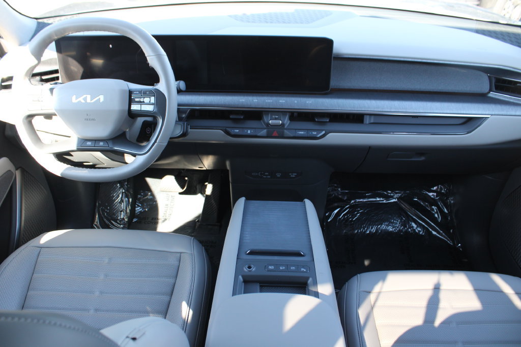 Used 2024 Kia EV9 Land AWD/4WD image 16