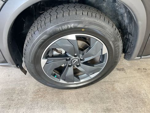 Used 2024 Nissan Rogue SV image 10