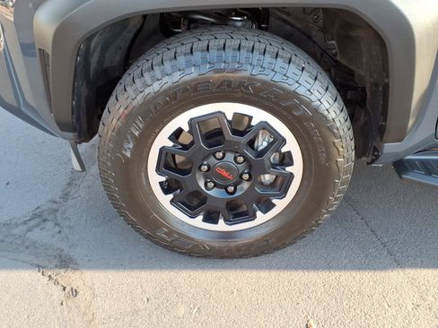 Certified 2025 Toyota 4Runner TRD Off-Road Premium AWD/4WD image 9