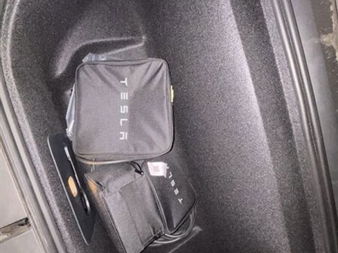 Used 2022 Tesla Model X image 23