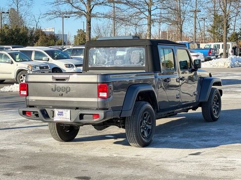 Certified 2024 Jeep Gladiator Sport image 7